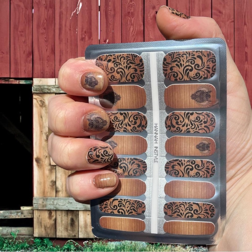 Barnyard owl nail wraps